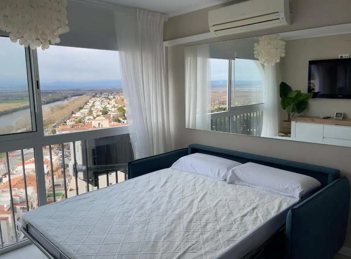 Four Seasons Apartment Empuriabrava 0*,